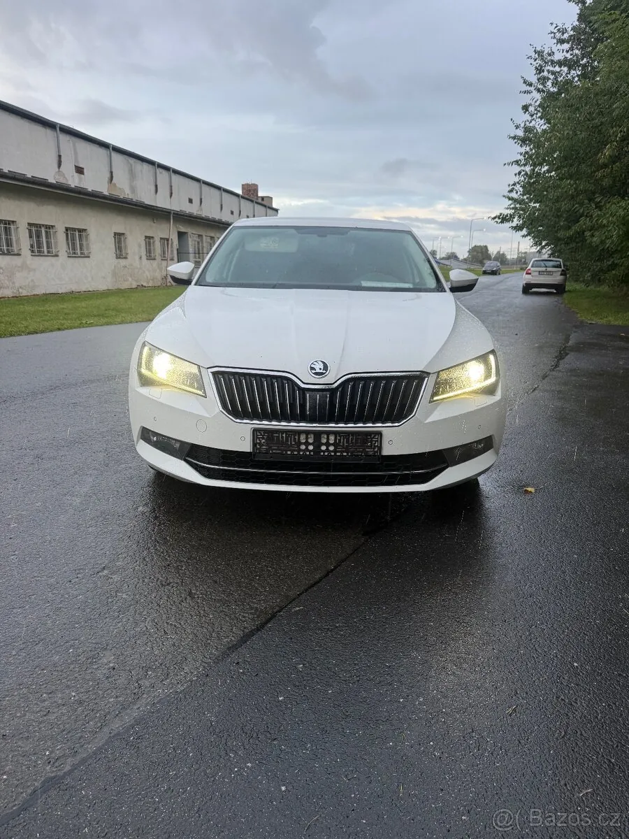Skoda Superb photo 2