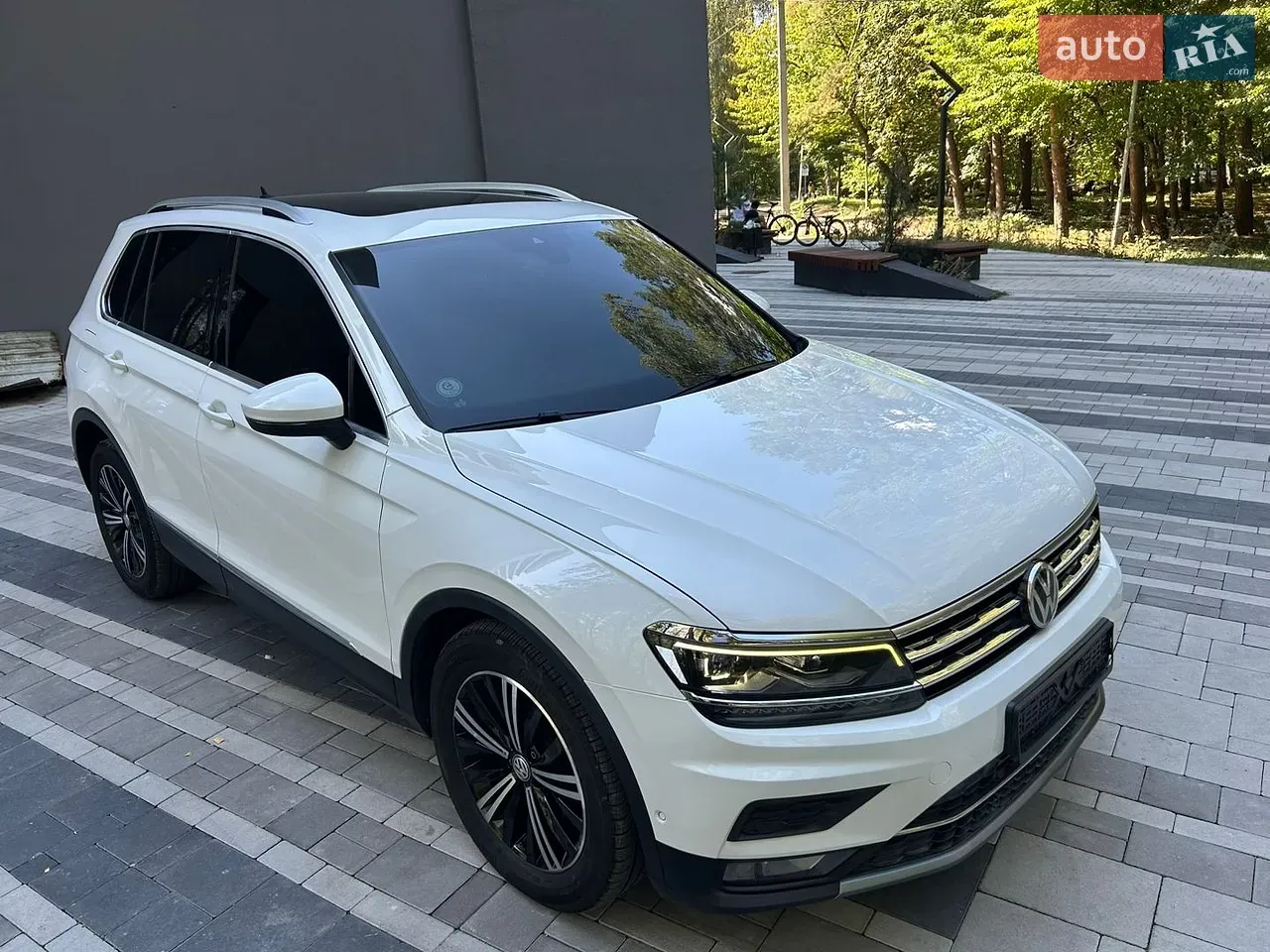 Volkswagen Tiguan 2018 photo 2