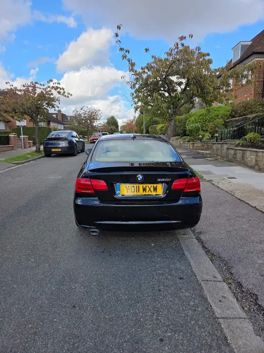 BMW 3 Series 2011 photo 5