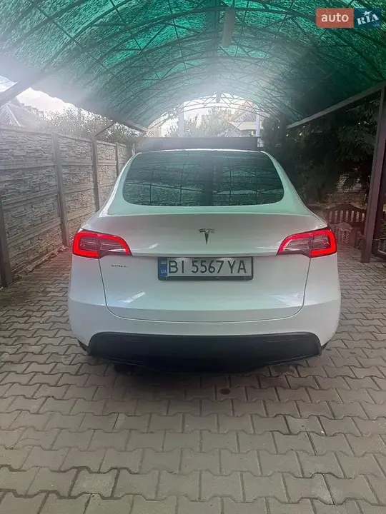 Tesla Model Y 2023 photo 3