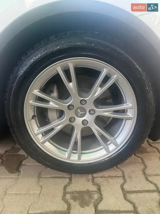 Tesla Model Y 2023 photo 5