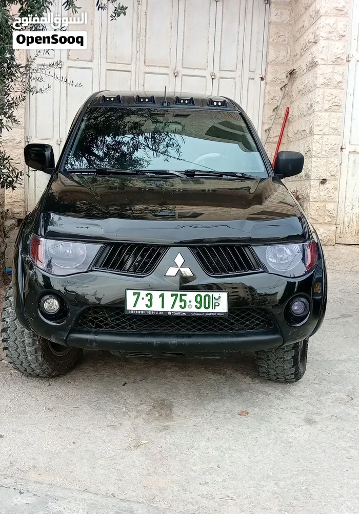 Mitsubishi Hunter