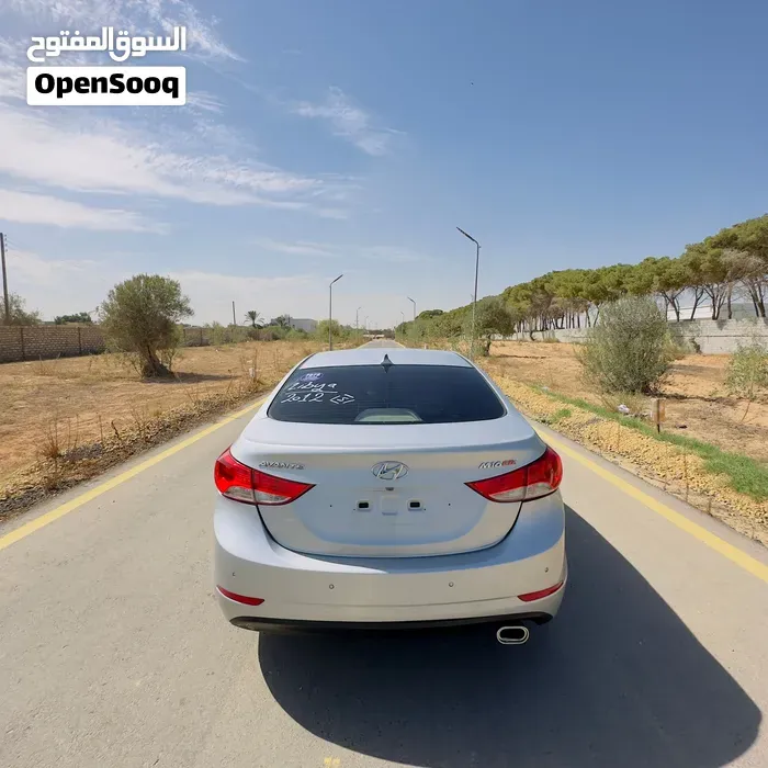 Hyundai Elantra 2012 photo 4