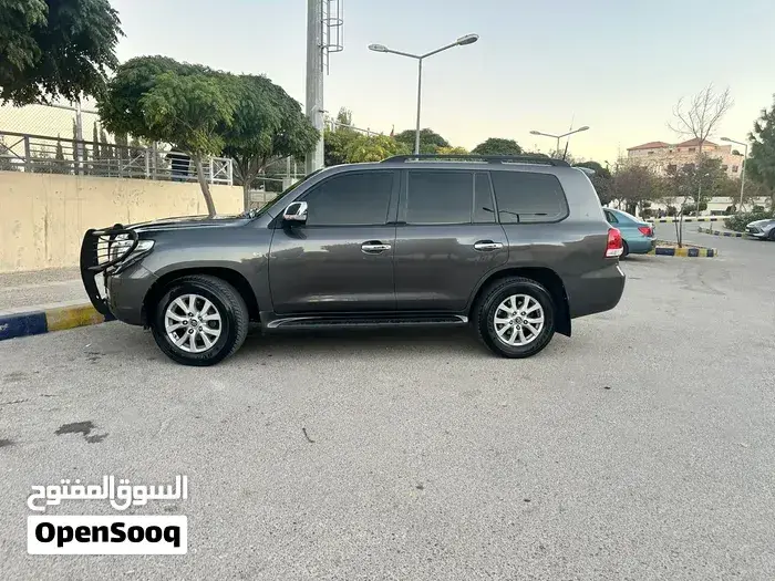 Toyota Land Cruiser Gxr