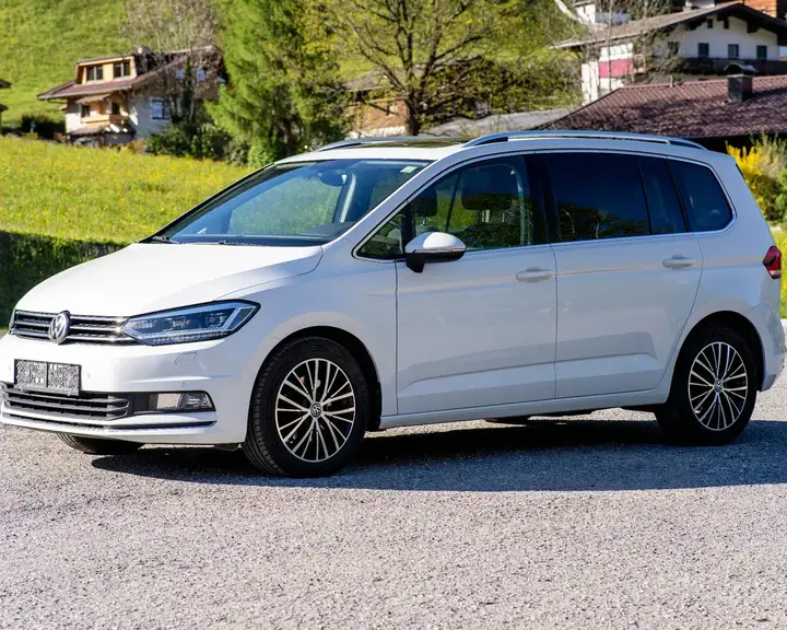 Volkswagen Touran 2017 photo 3