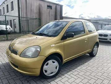 Toyota Yaris 2000 photo 2