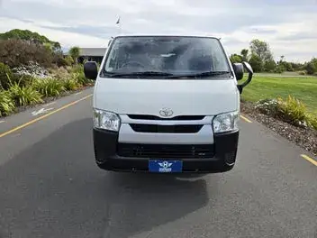 Toyota Hiace 2020 photo 3