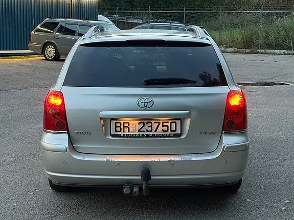 Toyota Avensis 2005 photo 5