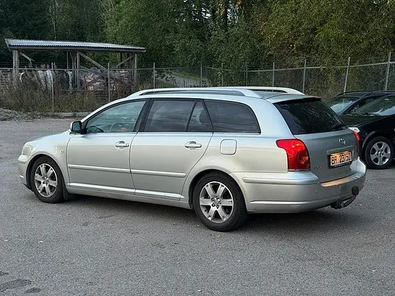 Toyota Avensis 2005 photo 4