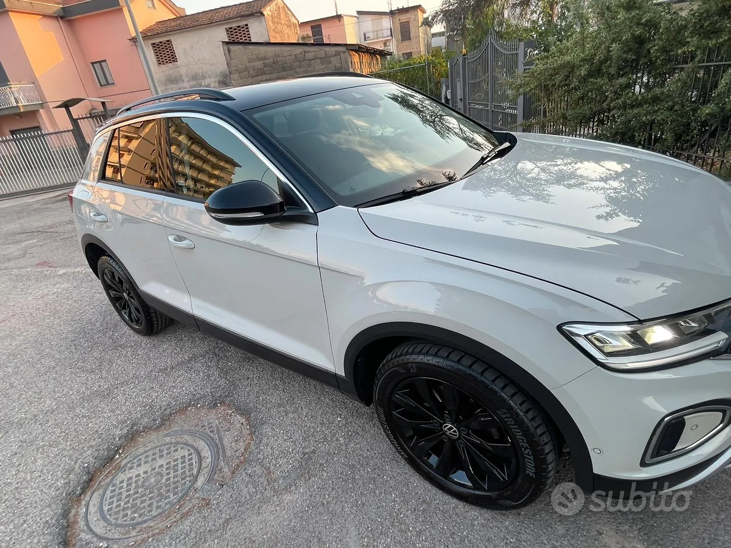 Volkswagen T-Roc 2023 photo 2