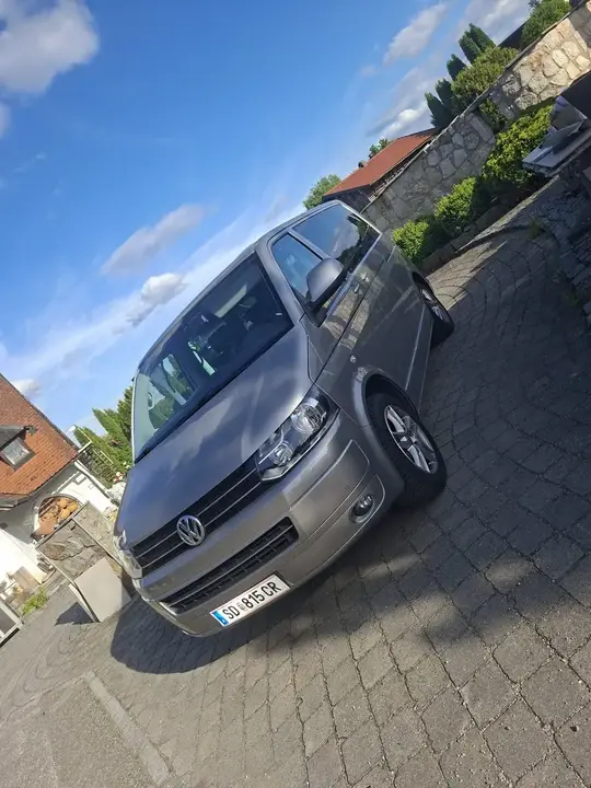 Volkswagen Multivan 2010 photo 3