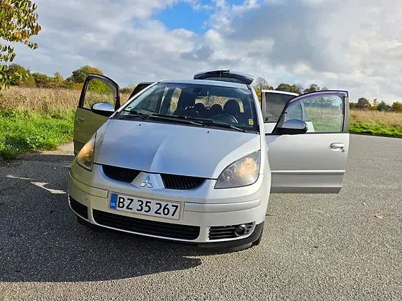 Mitsubishi Colt 2008 photo 2