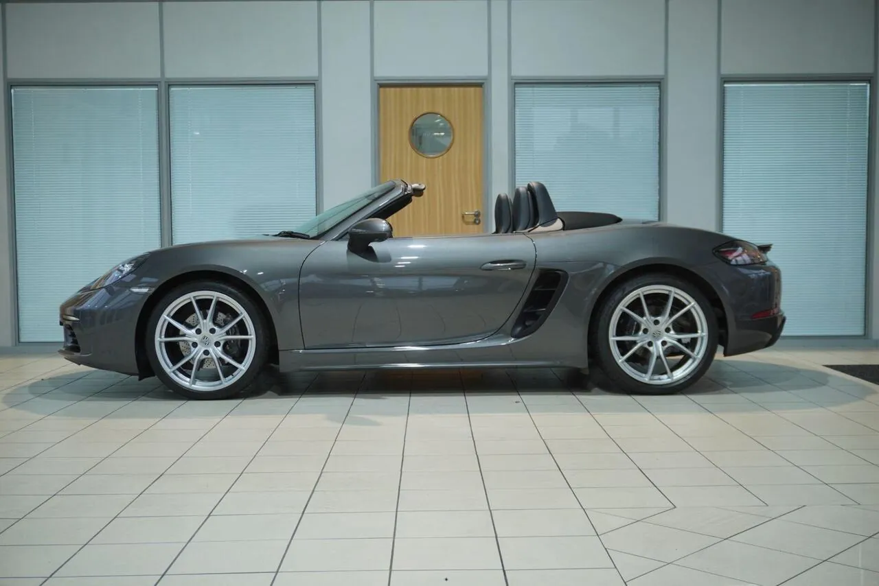 Porsche 718 Boxster 2016 photo 2