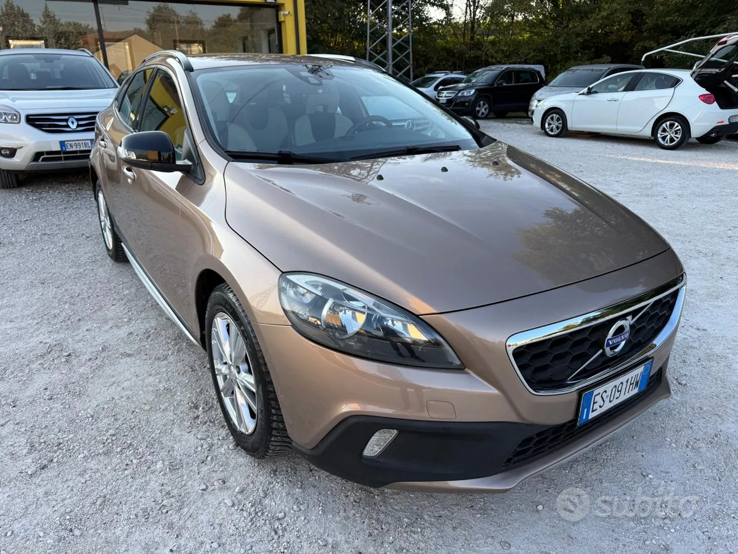 Volvo V40 2013 photo 2