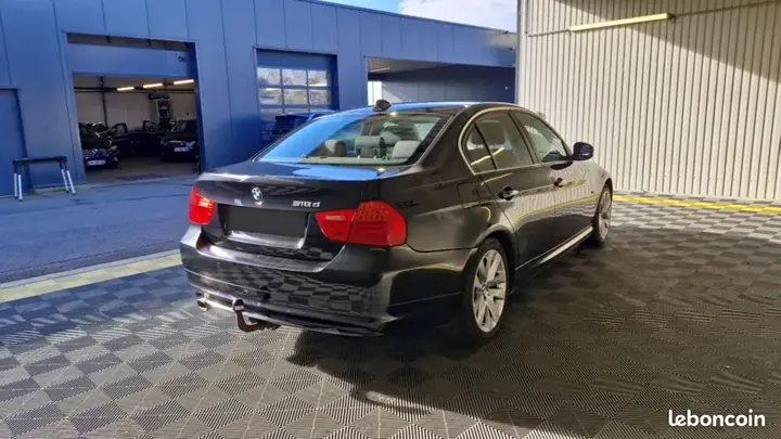 BMW Série 3 2011 photo 4