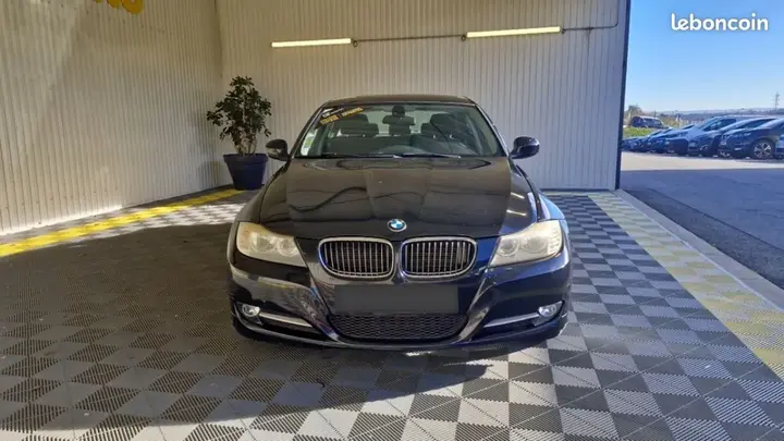 BMW Série 3 2011 photo 2