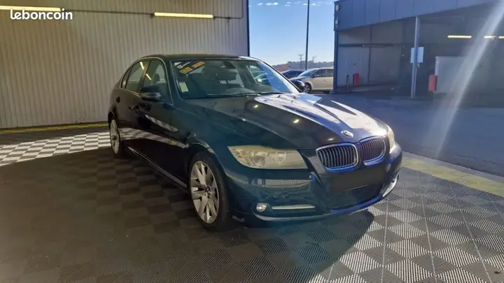 BMW Série 3 2011 photo 3
