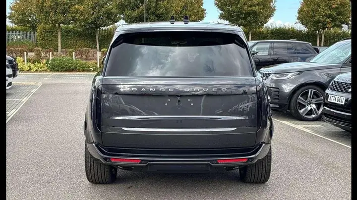 Land Rover Range Rover 2026 photo 4
