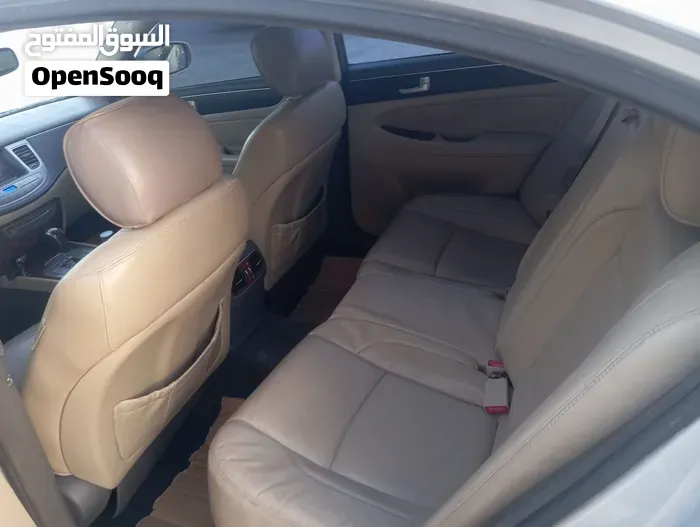 Hyundai Genesis 2012 photo 4