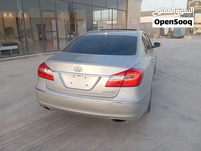 Hyundai Genesis 2012 photo 2