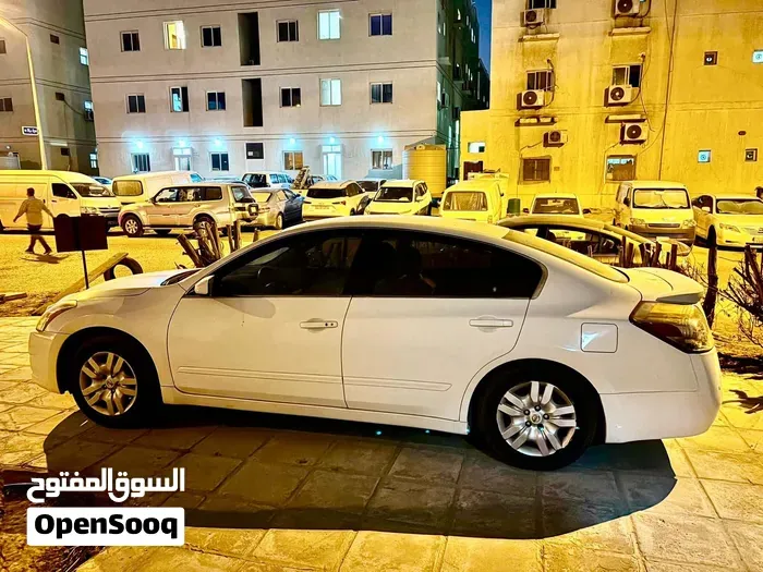 Nissan Altima 2010 photo 4