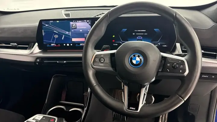 BMW Ix1 2025 photo 5