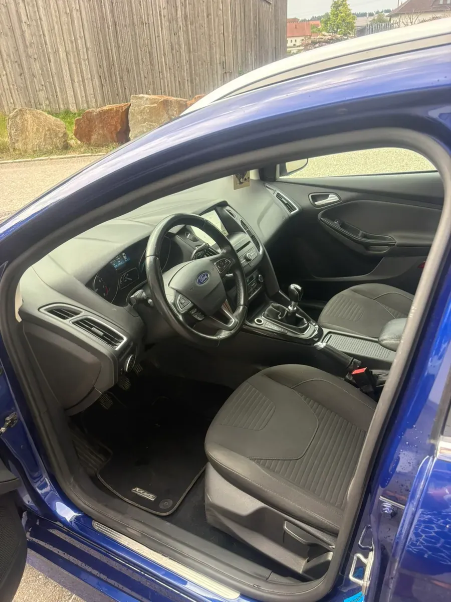 Ford Focus 2018 photo 2