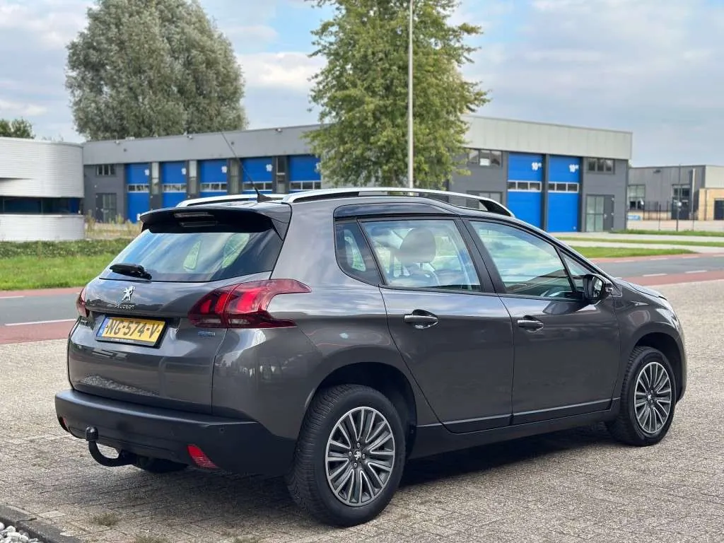 Peugeot 2008 2017 photo 2