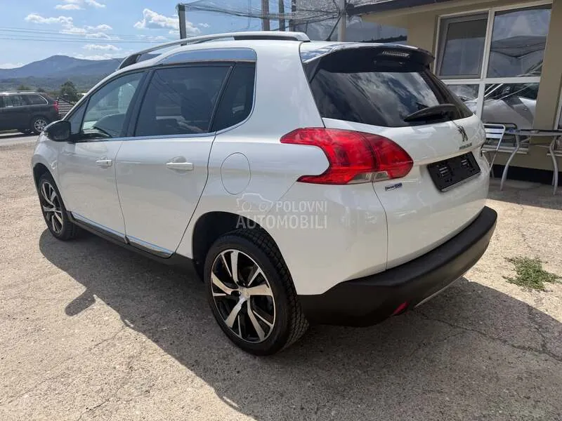 Peugeot 2008 2015 photo 4