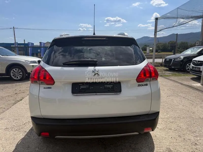 Peugeot 2008 2015 photo 5