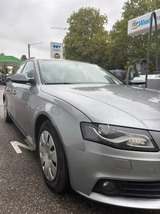 Audi A4 2011 photo 3