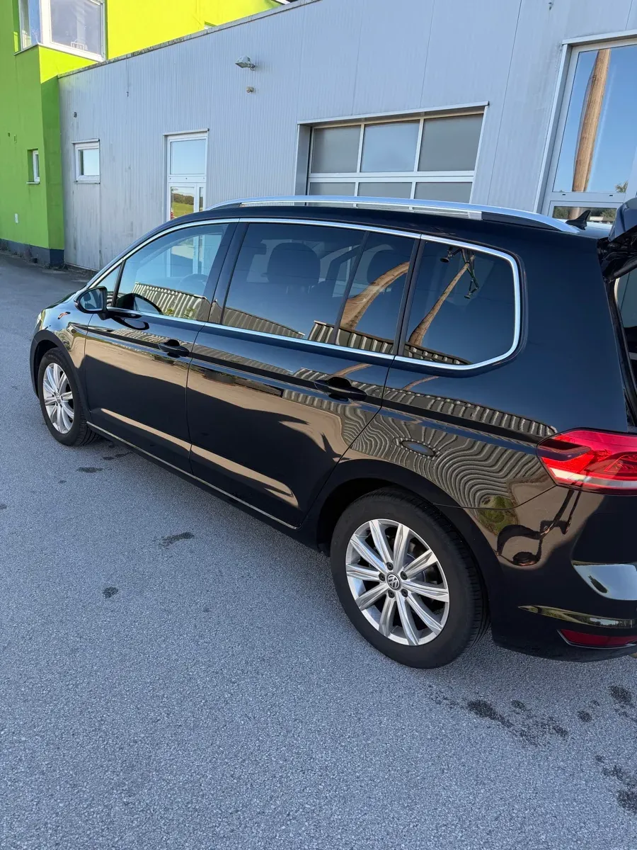 Volkswagen Touran 2018 photo 2