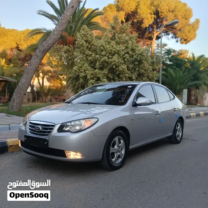 Hyundai Avante 2010 photo 2