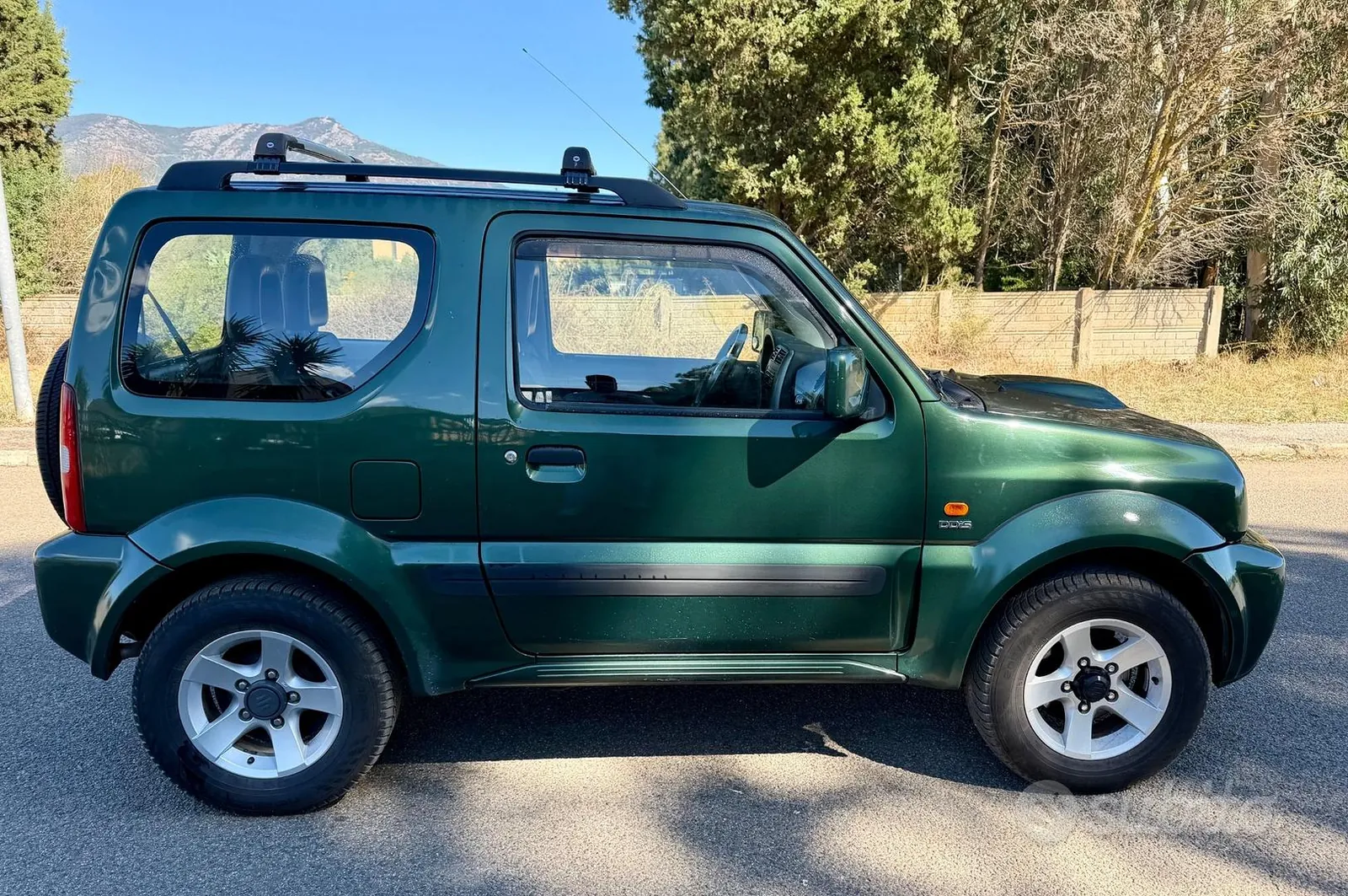 Suzuki Jimny 2010 photo 4