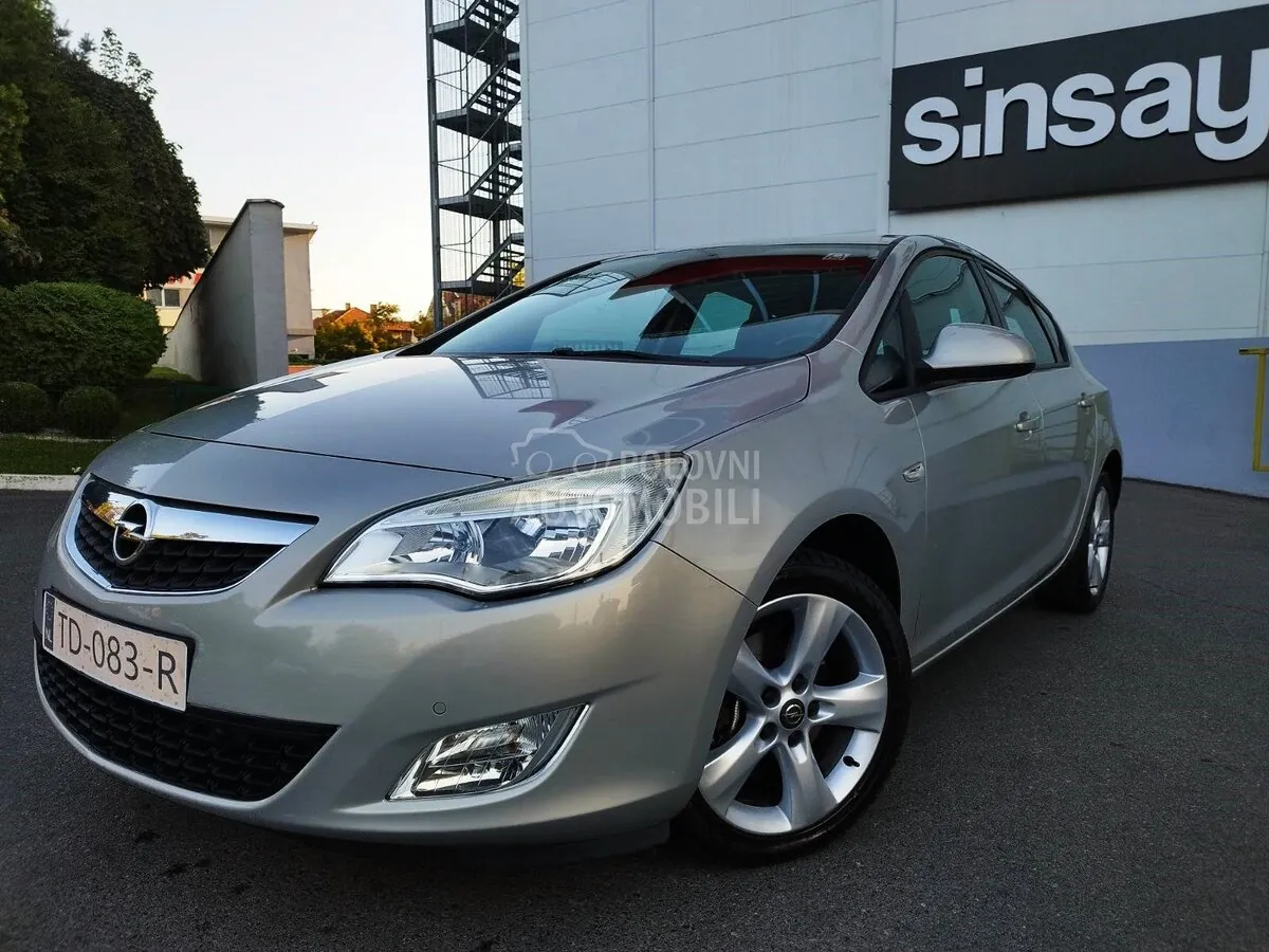 Opel Astra J