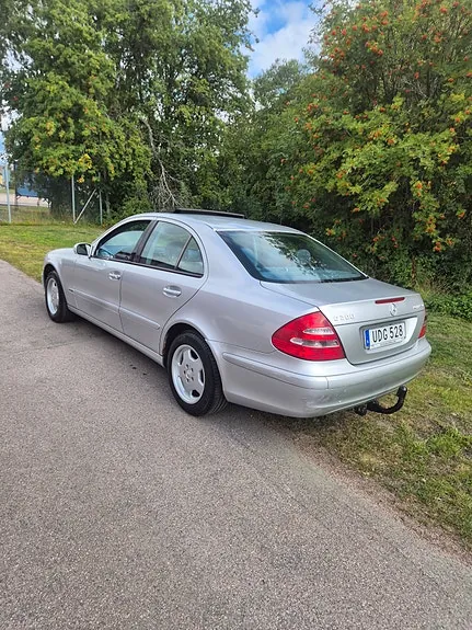 Mercedes-Benz E200 2003 photo 4