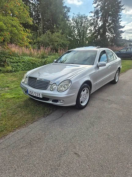 Mercedes-Benz E200 2003 photo 2