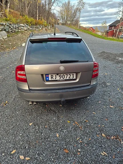 Skoda Octavia 2008 photo 4