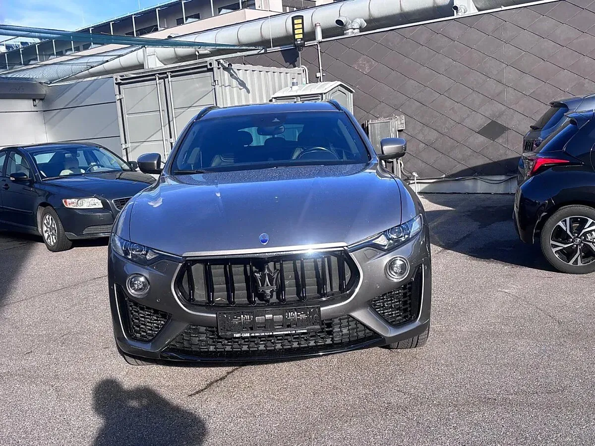 Maserati Levante 2017 photo 2