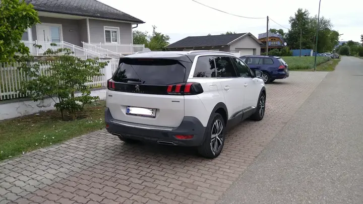 Peugeot 5008 2018 photo 3