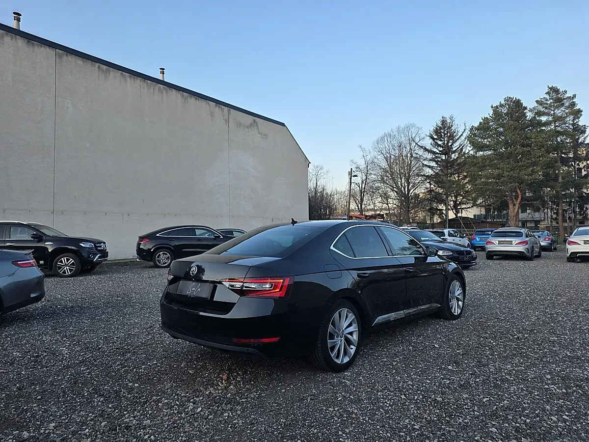 Skoda Superb 2018 photo 5