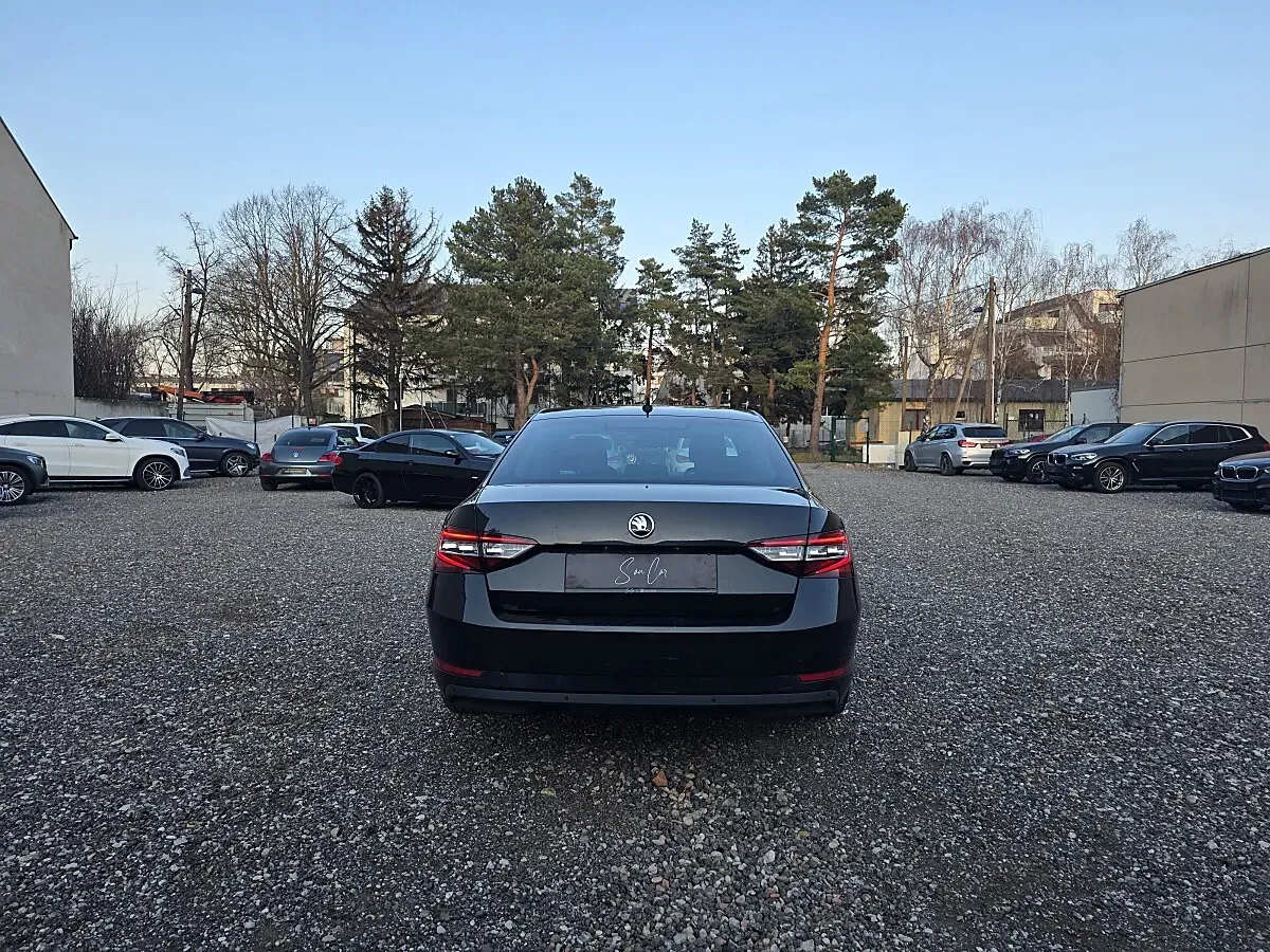 Skoda Superb 2018 photo 4