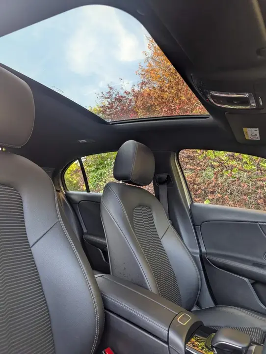 Mercedes-Benz A-Class 2018 photo 3