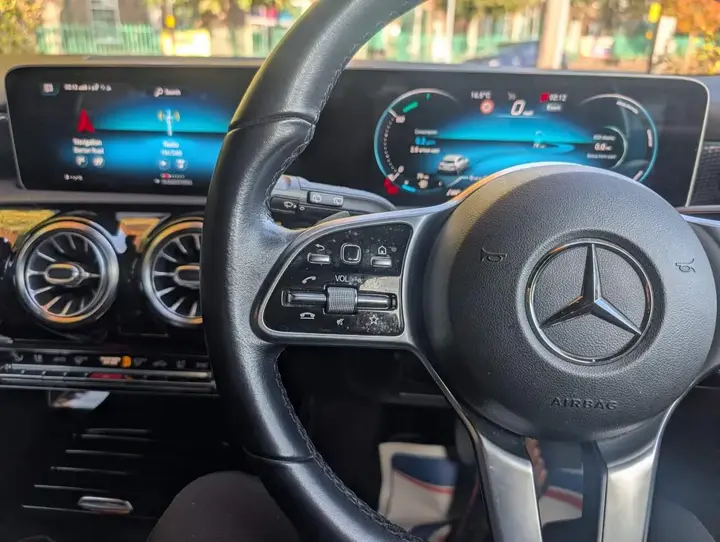 Mercedes-Benz A-Class 2018 photo 2