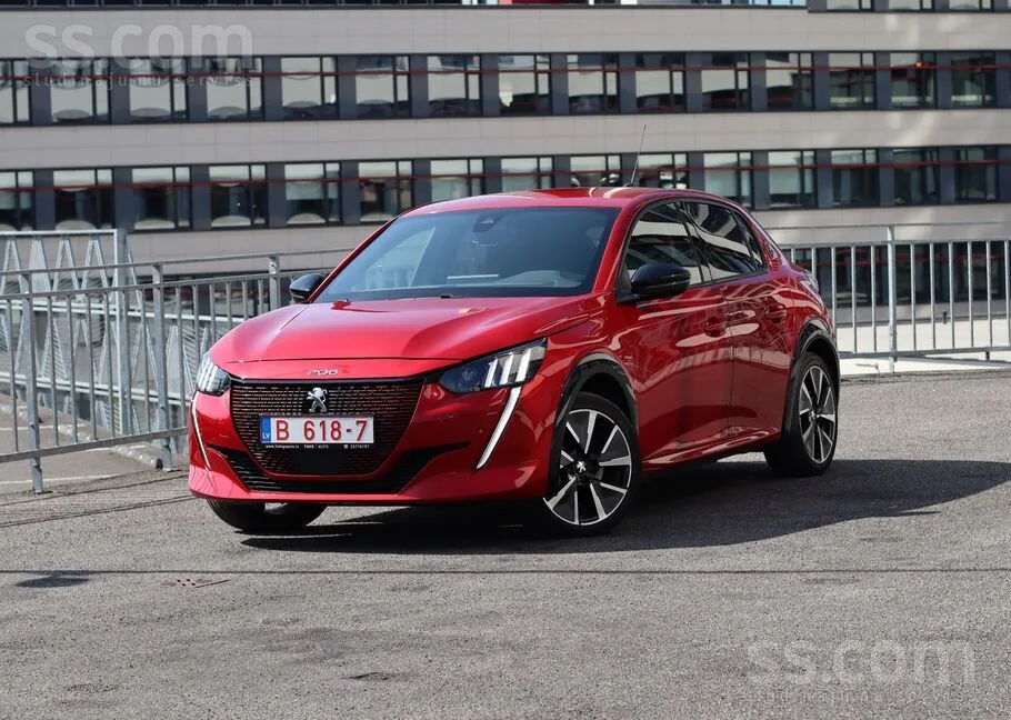Peugeot E208 2021 photo 3