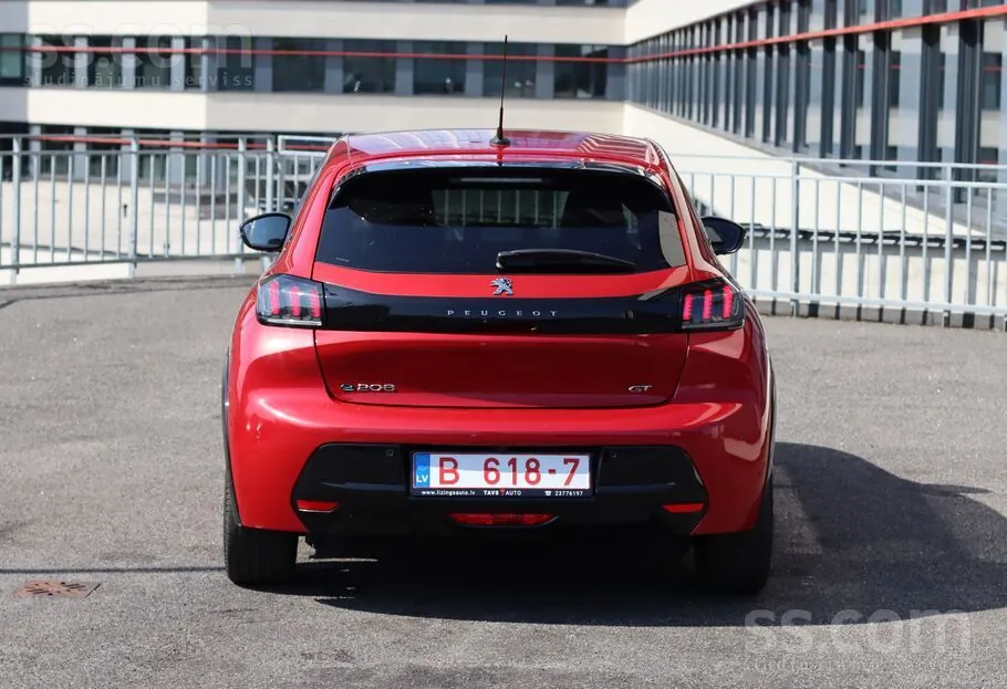 Peugeot E208 2021 photo 5