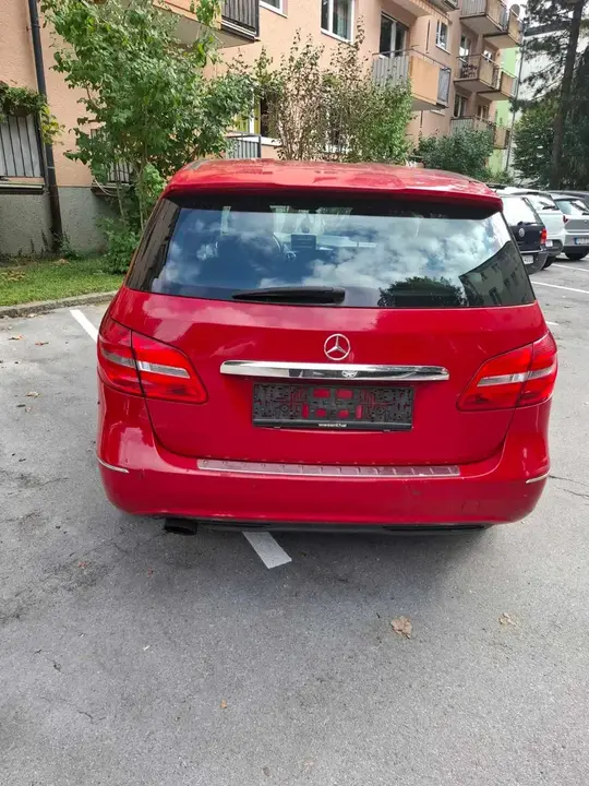 Mercedes-Benz B-Class 2012 photo 2