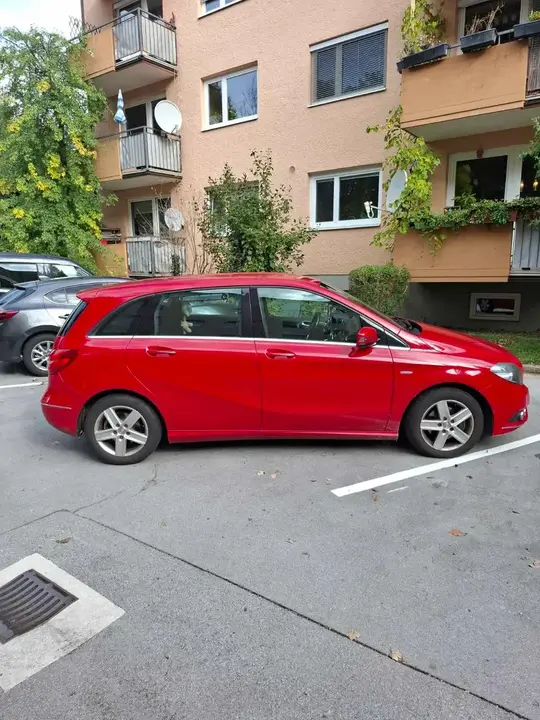 Mercedes-Benz B-Class 2012 photo 3