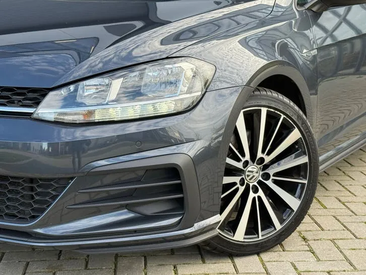 Volkswagen Golf 2018 photo 3