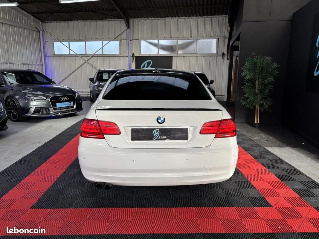 BMW 3 Series 2011 photo 5